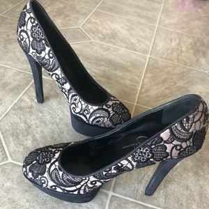 Fabulous Jessica Simpson heels!! Size 6.5
